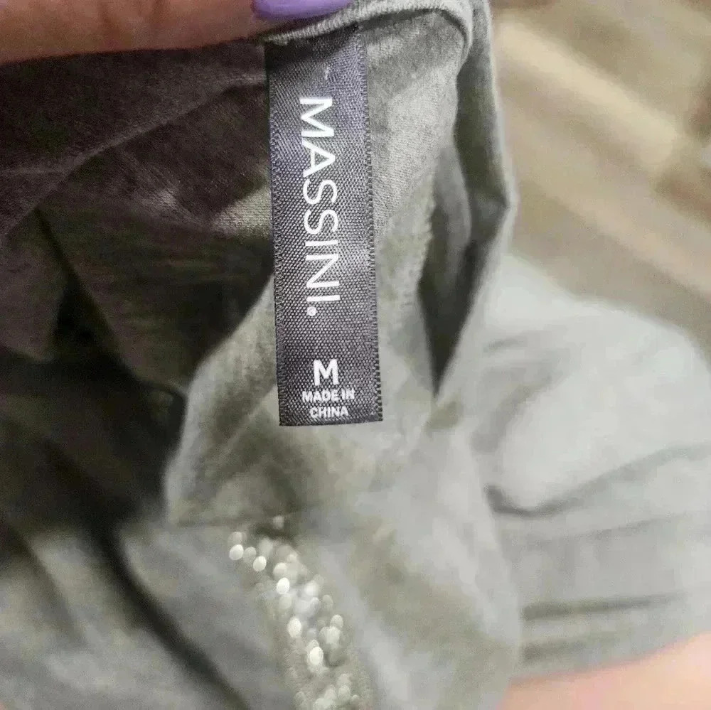 Massini Gray Blouse T Shirt Size Med Rhinestones Crew Neck Soft Lightweight CUTE - Picture 4 of 7